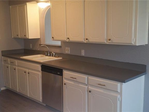 3rd image of 4329 Aspen Ct N