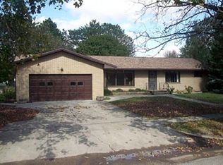 312 W Minnesota Ave, George, IA 51237