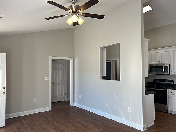 4th image of 1112 Crescent Meadows Dr #B