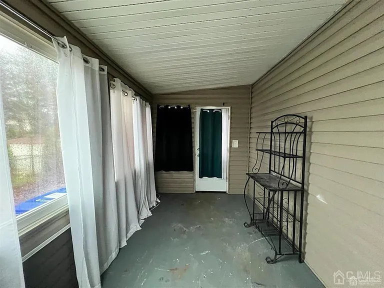 13 Sheridan Ave — Photo 17