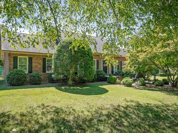 585 Jamestown Rd, Cookeville, TN 38501