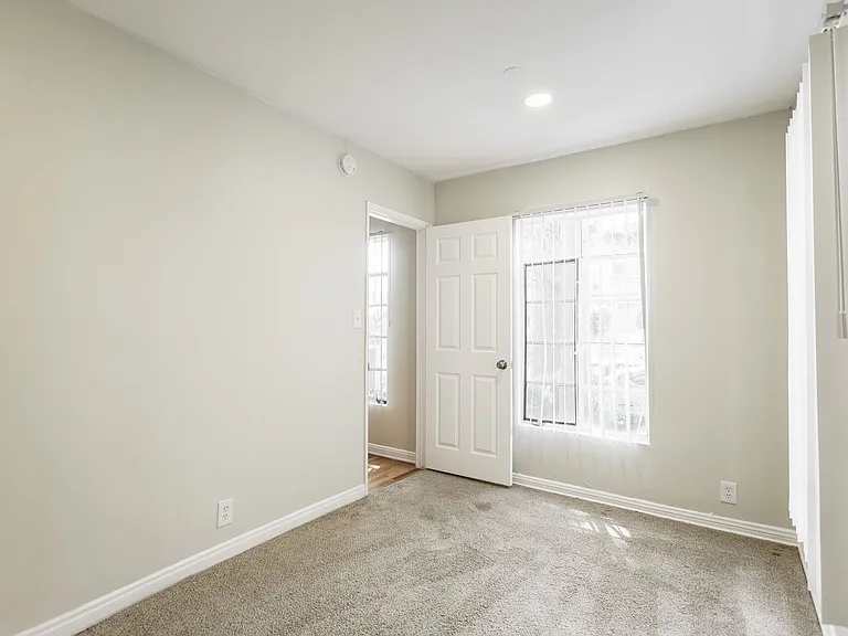478 Landfair Ave — Photo 23