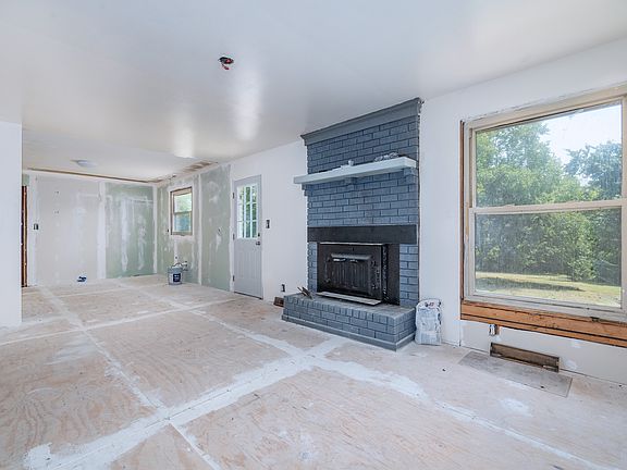 3rd image of 4016 Drakes Branch Rd