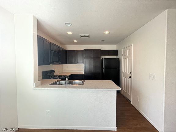 3rd image of 4127 Sandy Breeze Ln