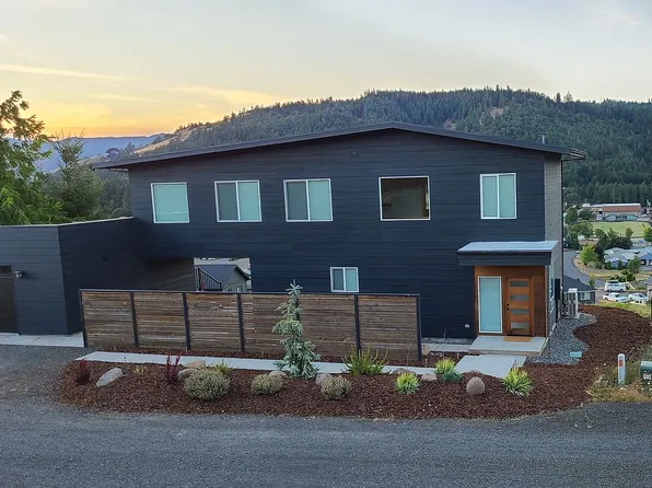 460 NW Spring St, White Salmon, WA 98672