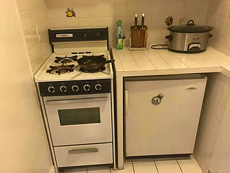 Rented by Aryeh Realty