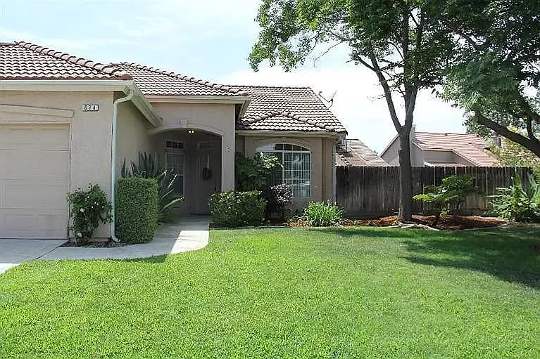 3 bed, 1385 sqft, $2,500 — Photo 3