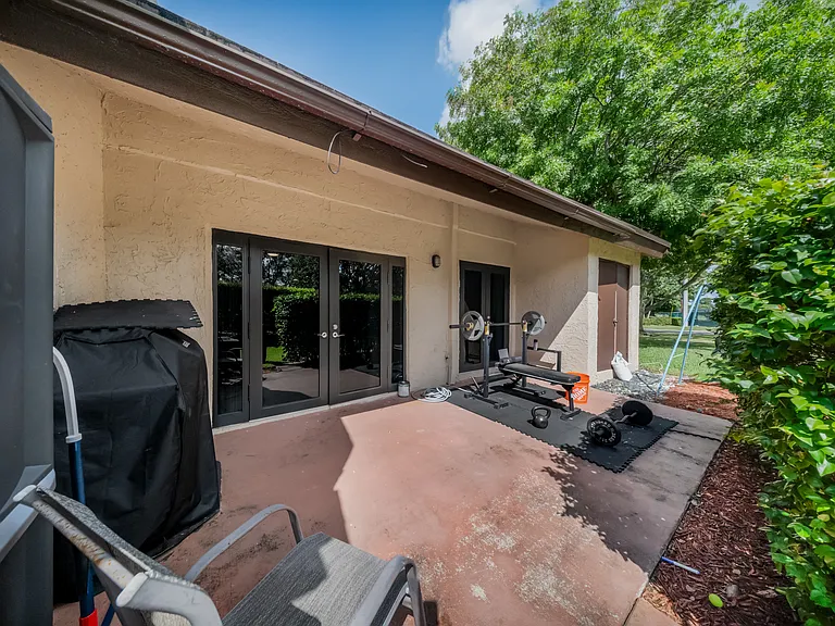 8397 NW 37th Pl — Photo 17