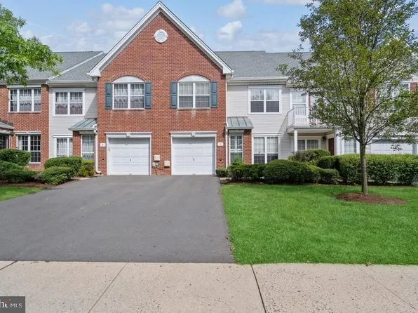 6 Hilton Ct, Pennington, NJ 08534