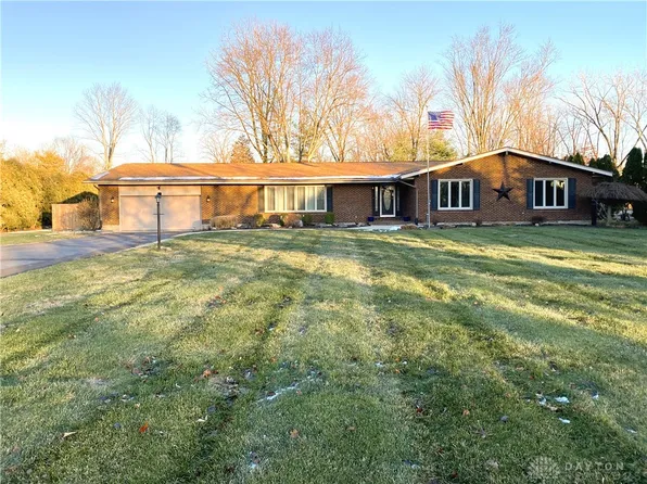 7776 Crestway Dr, Clayton, OH 45315