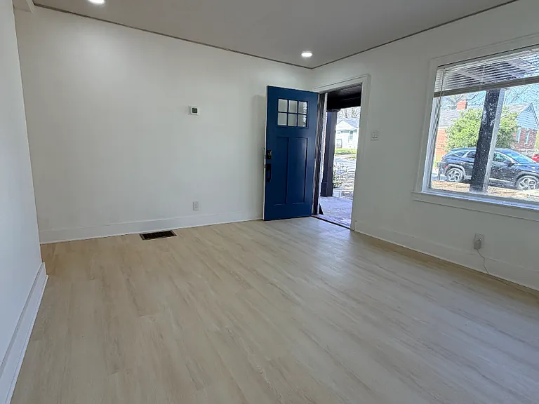 1336 Sharon St NW — Photo 2