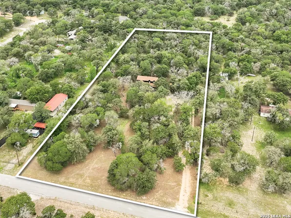 336 Lost Trail, La Vernia, TX 78121