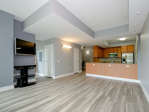 2nd image of 9715 Woods Dr Unit 306
