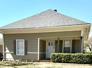 301 Broadway St, Whitesboro, TX 76273