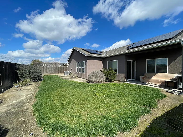 1274 N Cerritos Ave — Photo 2