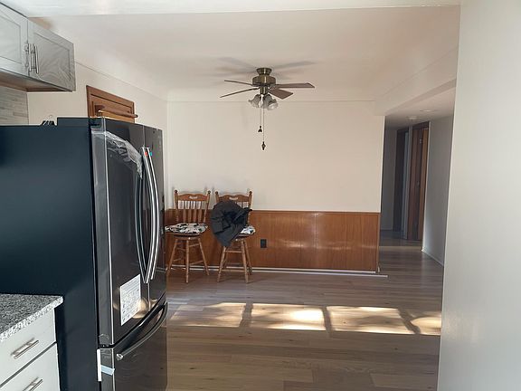 3rd image of 860 Sylvanwood Dr