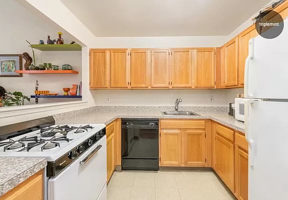 4th image of 161 W 129th St