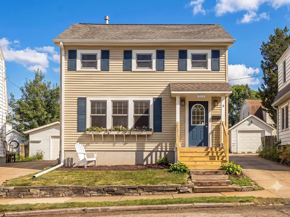 3213 Center Ave, Madison, WI 53704