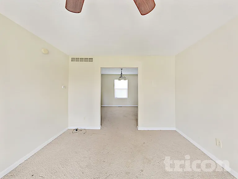 3708 W 42nd Ter — Photo 4