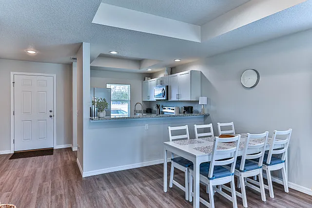 4247 E Taper St — Photo 6