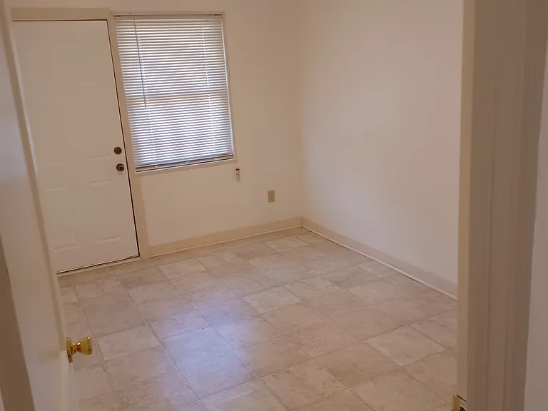2424 S Frazier St — Photo 6