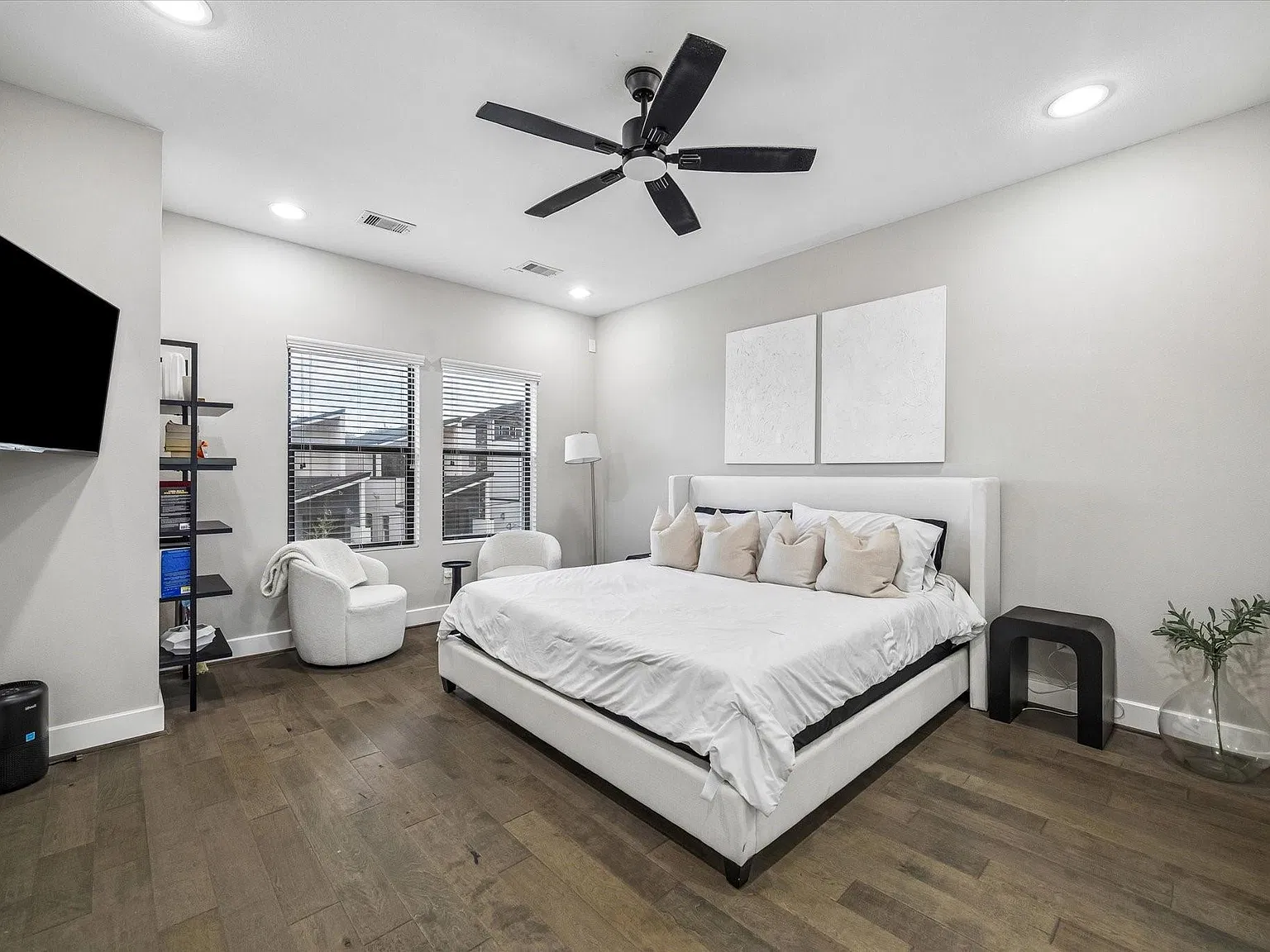 3 bed, 3.5 bath, 1820 sqft, $3,000 — Photo 4