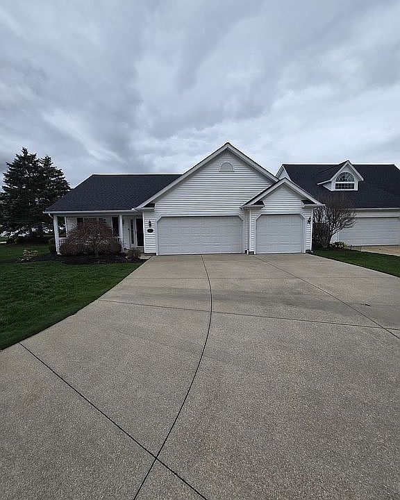 1st image of 813 Cornflower Ln