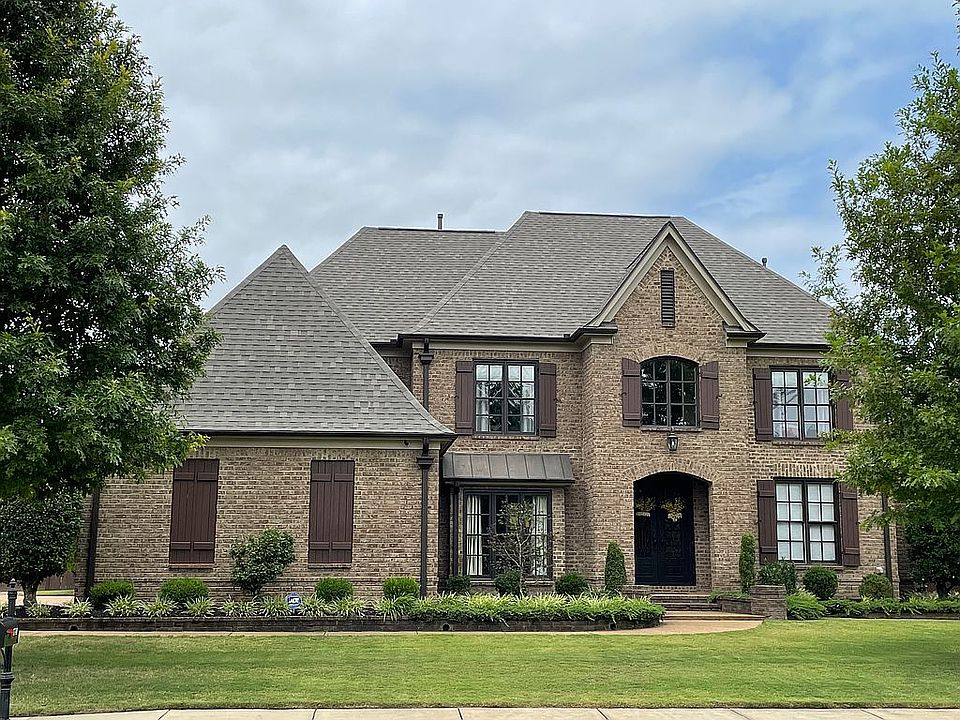 2nd image of 1749 Shoal Creek Ln