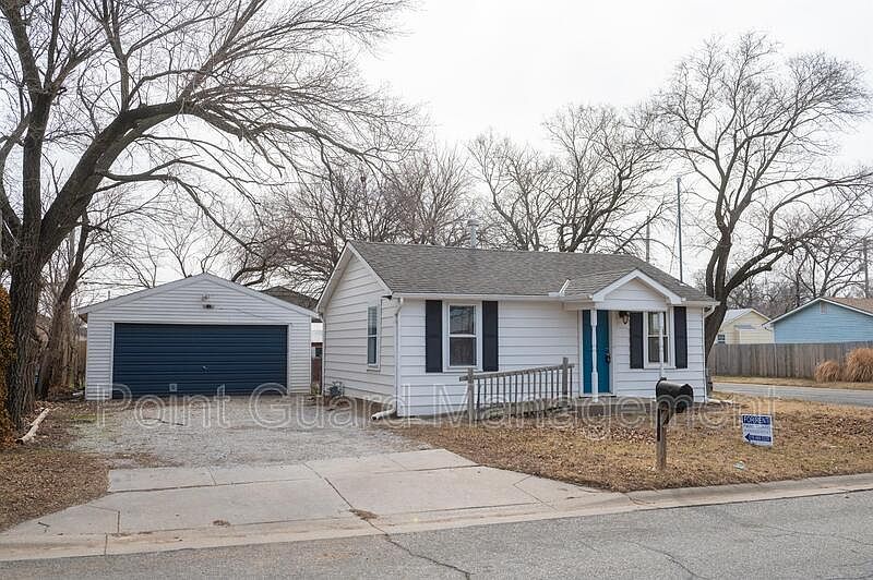 1st image of 2635 W Crawford Ave