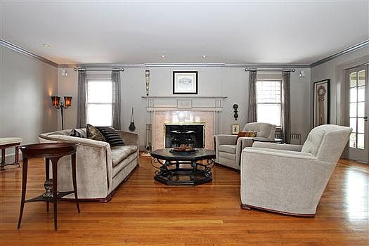 5th image of 46 Crest Dr