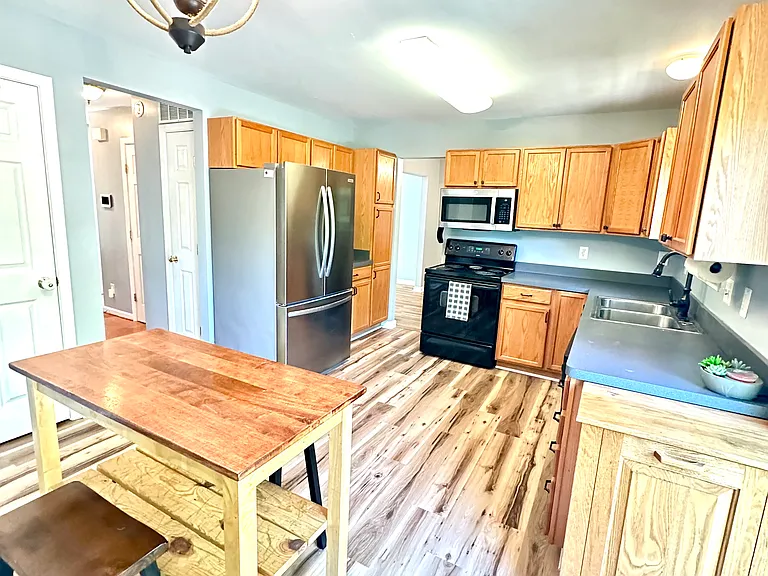 6225 Igo Rd — Photo 8