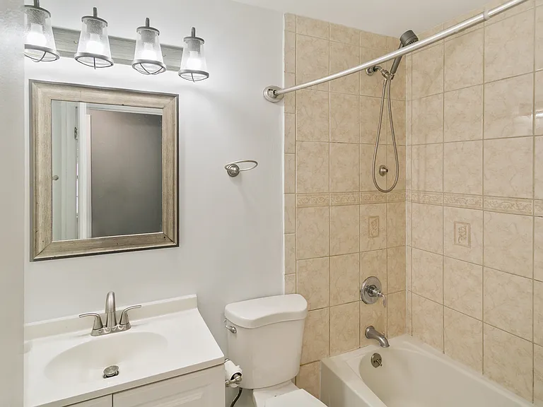 16 Galewood Dr — Photo 9