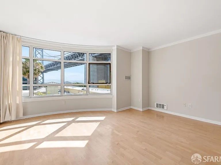 403 Main St #311N — Photo 1