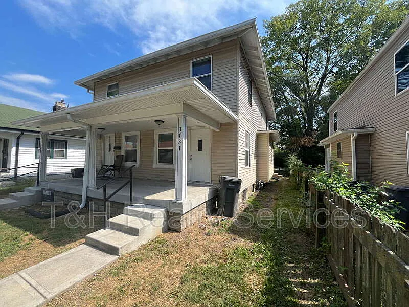 2 bed, 1.0 bath, 1107 sqft, $1,175 — Photo 1