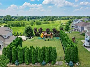 1330 PRAIRIE CREEK BOULEVARD, Oconomowoc, WI 53066