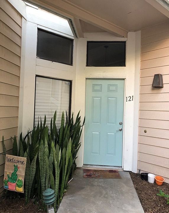 1st image of 4900 N Grand Ave APT 121