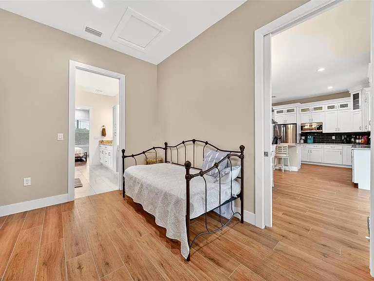 11257 NW 50th Ln — Photo 43