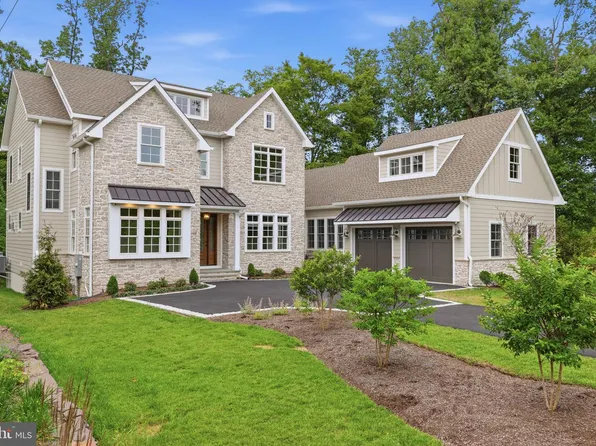 39 East St, Doylestown, PA 18901