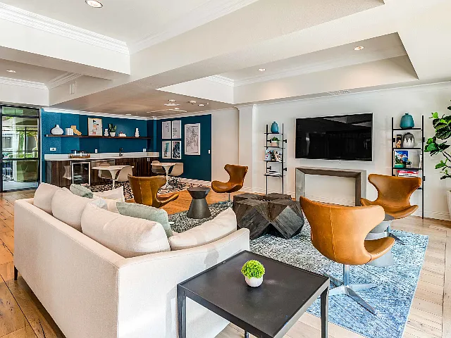 Calypso Apartments and Lofts — Photo 21