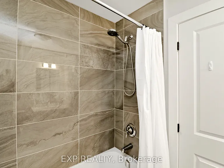 142 Sycamore St — Photo 35