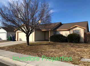 712 Shadow Ln, Fernley, NV 89408