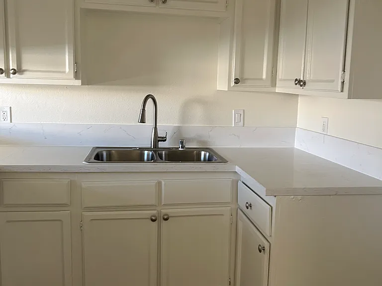 615 S Adams St #16 — Photo 1