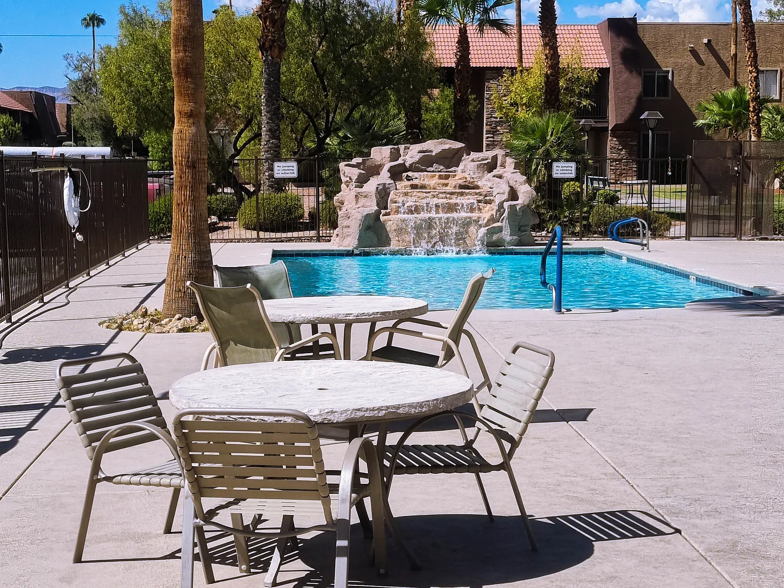 1 bed, 700 sqft, $1,100 — Photo 3