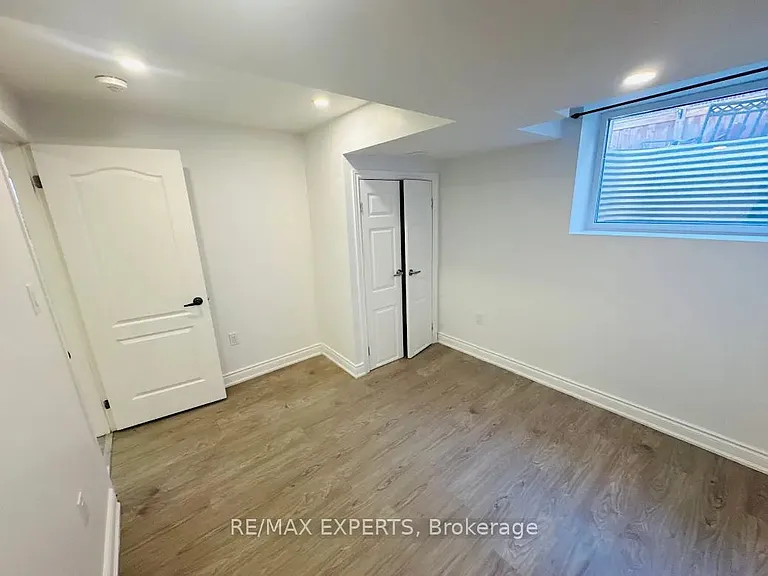 117 Baffin Cres — Photo 14