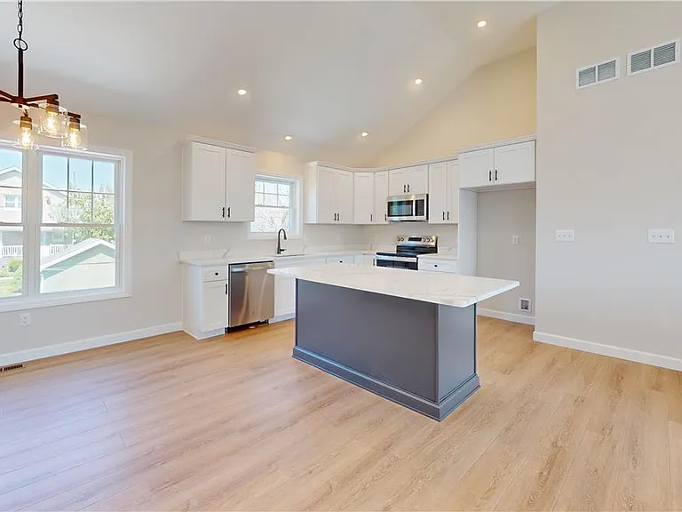 2905 Roosevelt St — Photo 52