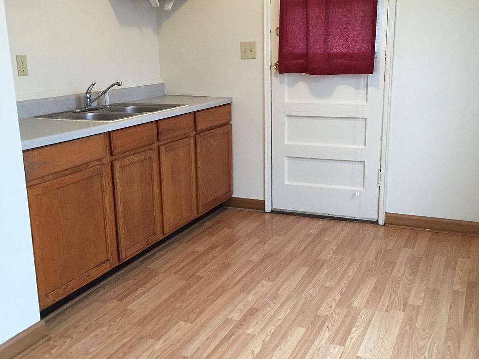 2nd image of 2418 N Gale Ave