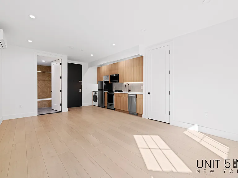 255 Clarkson Ave #1A — Photo 5
