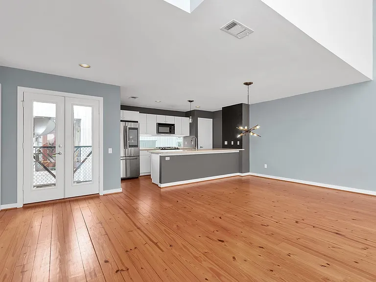 2605 Calumet St #38 — Photo 15