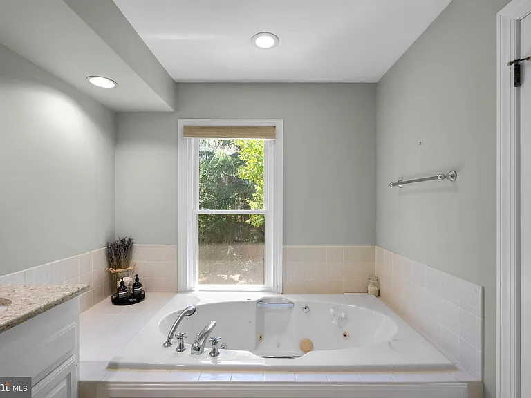 1532 Hampton Hill Cir — Photo 24