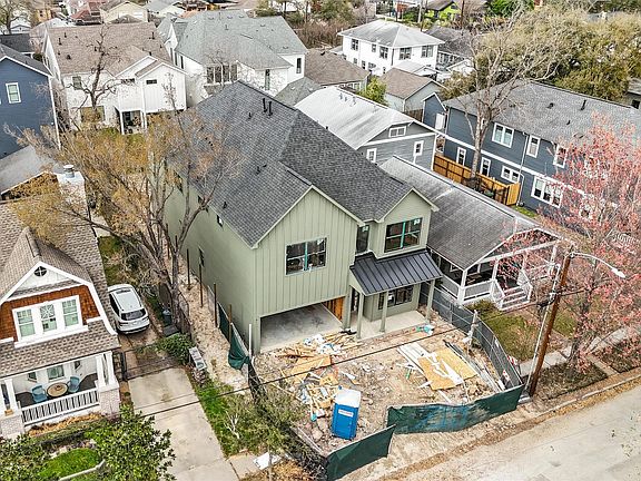 4th image of 715 Merrill St